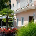 Hotel Auguste 2*