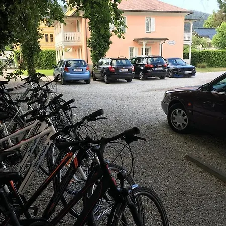 Otel Auguste 2*